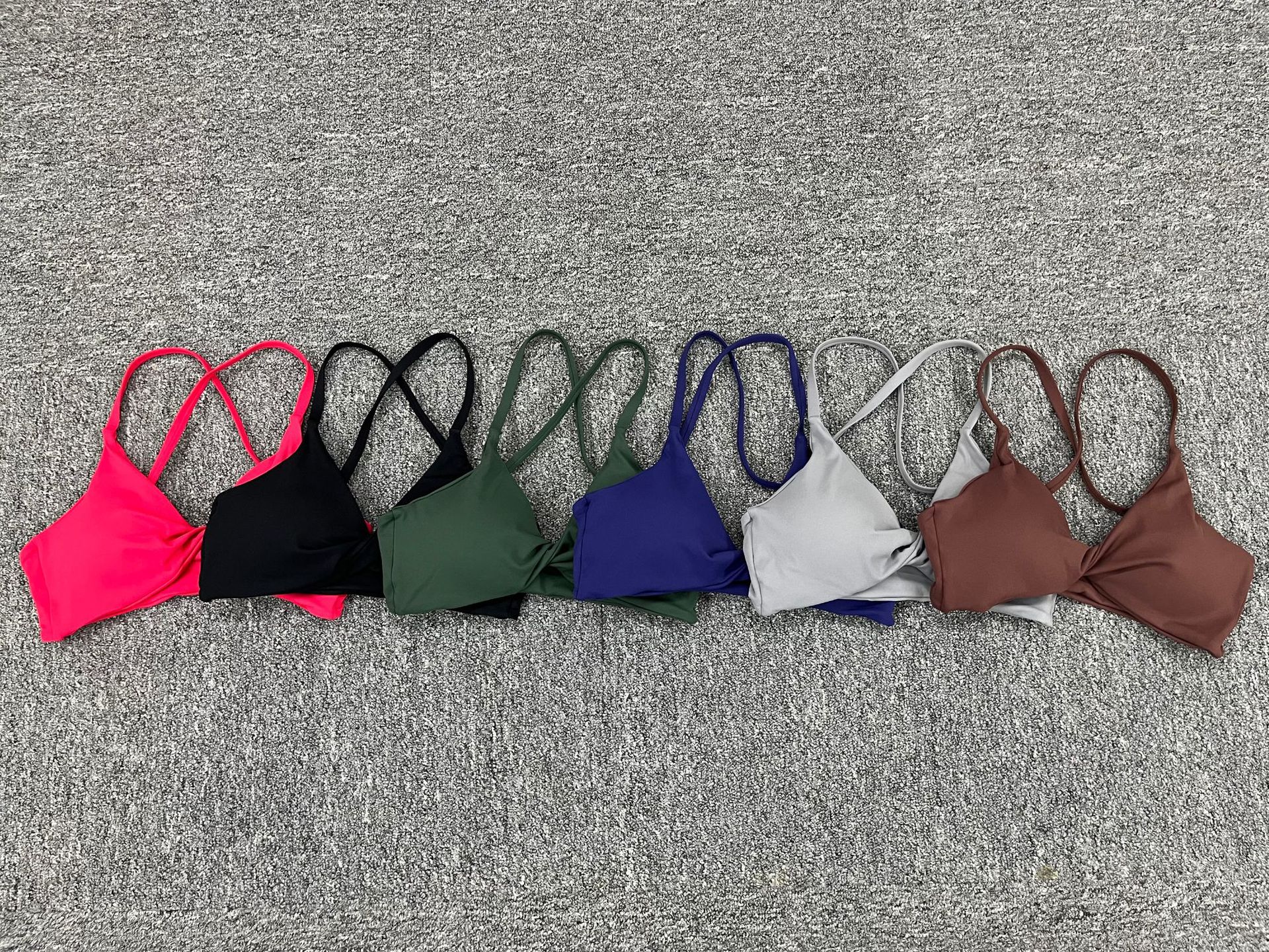 Adjustable Shoulder Straps Backless Quick Drying Sports Bra  QS61041