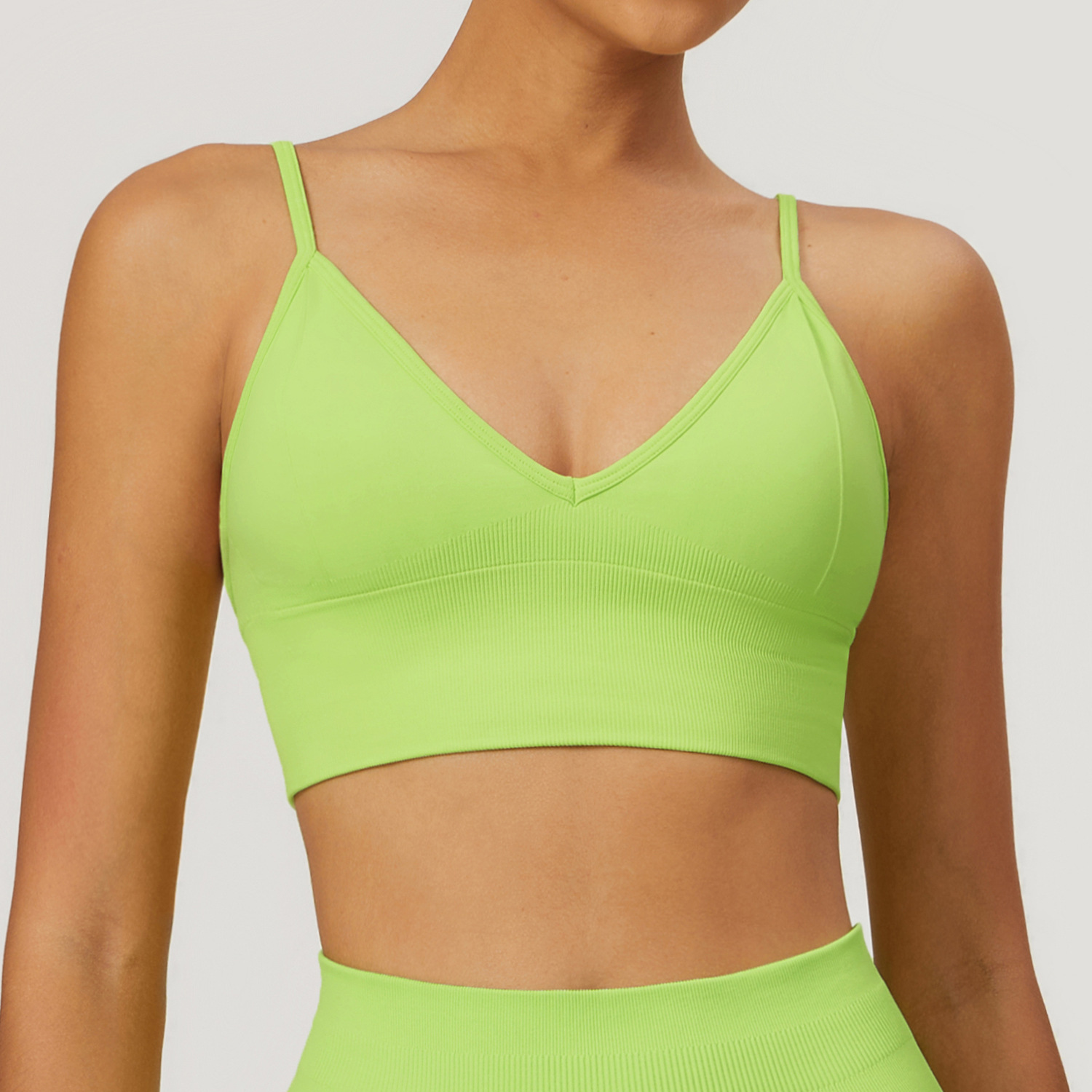 Seamless V Neckline Wide Hem Yoga Bra 7655