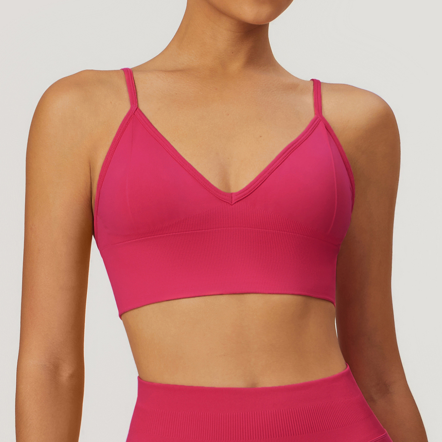 Seamless V Neckline Wide Hem Yoga Bra 7655