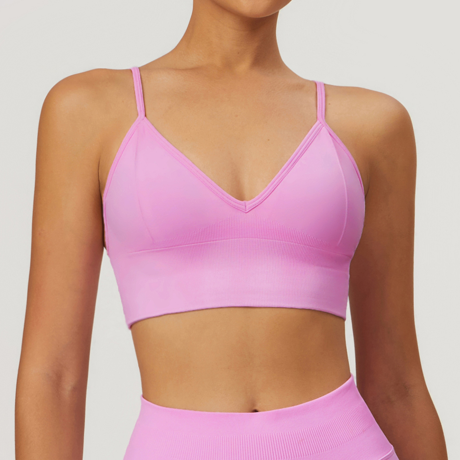 Seamless V Neckline Wide Hem Yoga Bra 7655