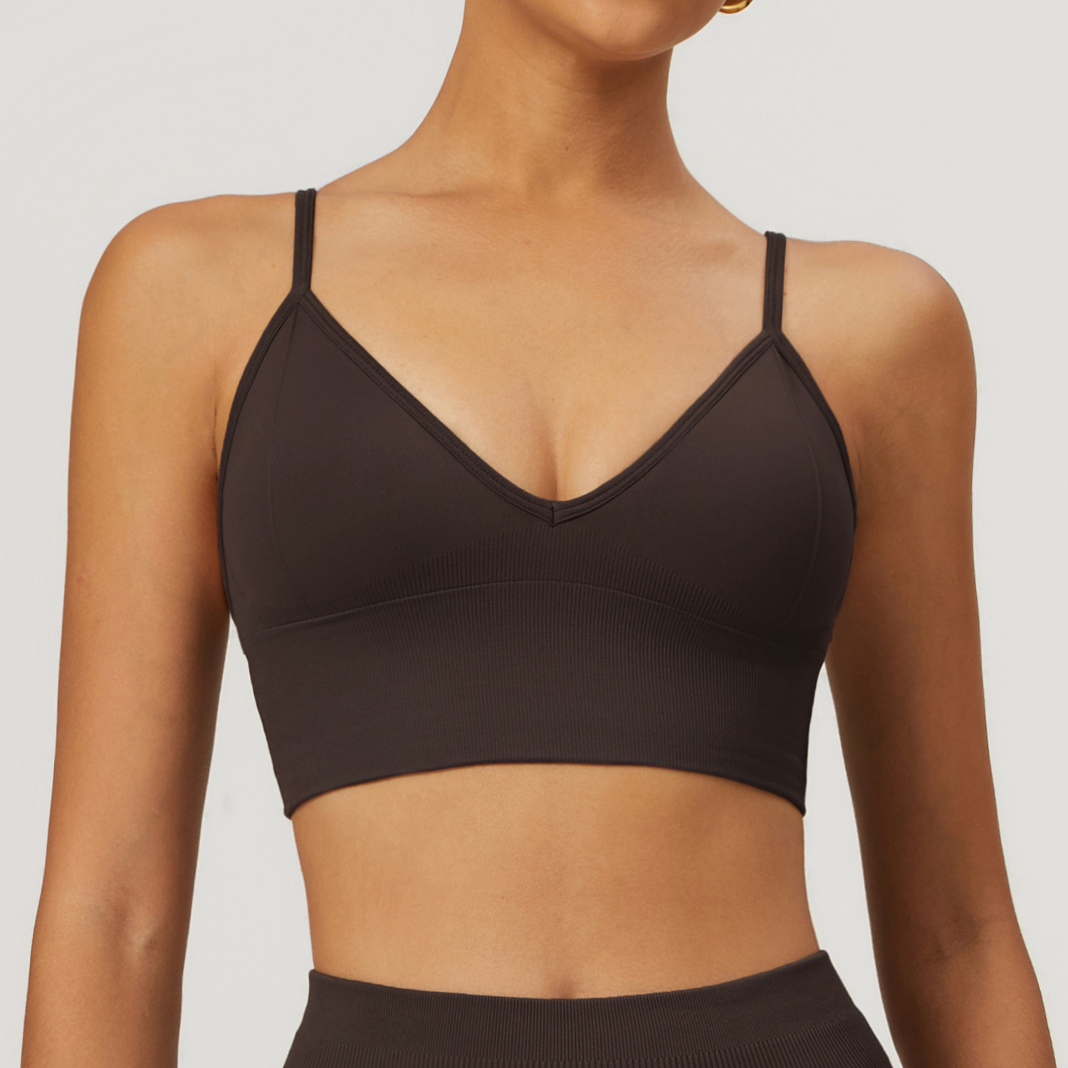 Seamless V Neckline Wide Hem Yoga Bra 7655